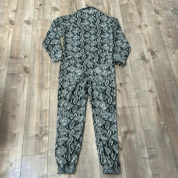 NONchalant Label Revolve Python Jumpsuit RARE! Sz XS - Picture 8 of 13